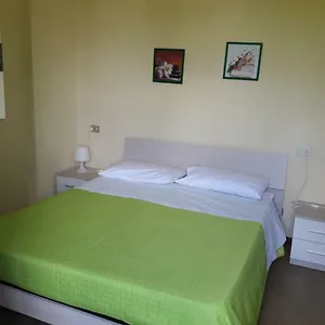 2* Pensión La Casa Nel 2